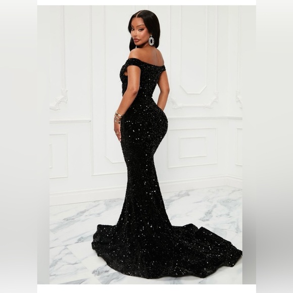 Off the Shoulder Long sleeve Sequined Gown - Picture 3 of 7